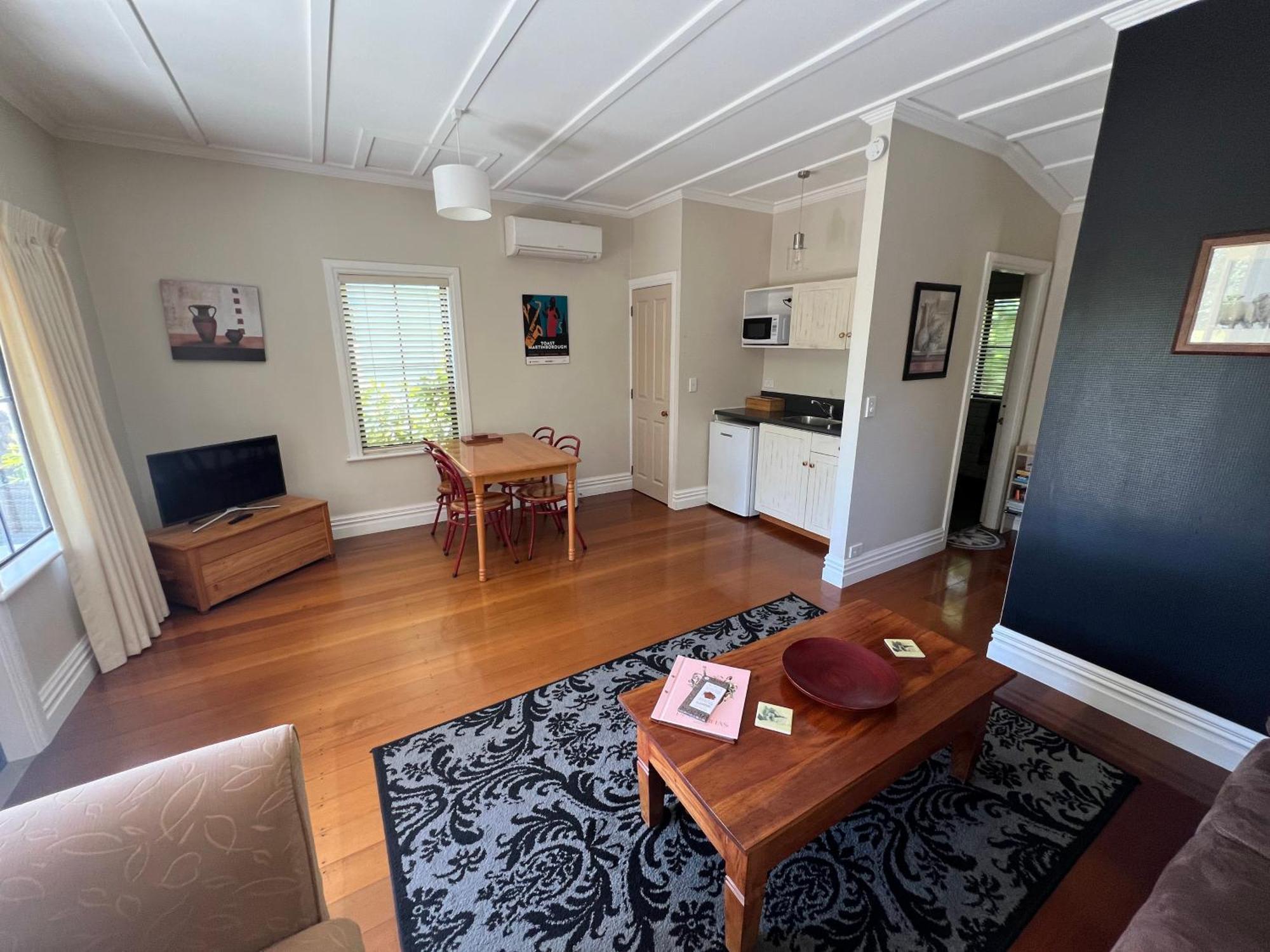 Pinot Villas Martinborough Exterior photo